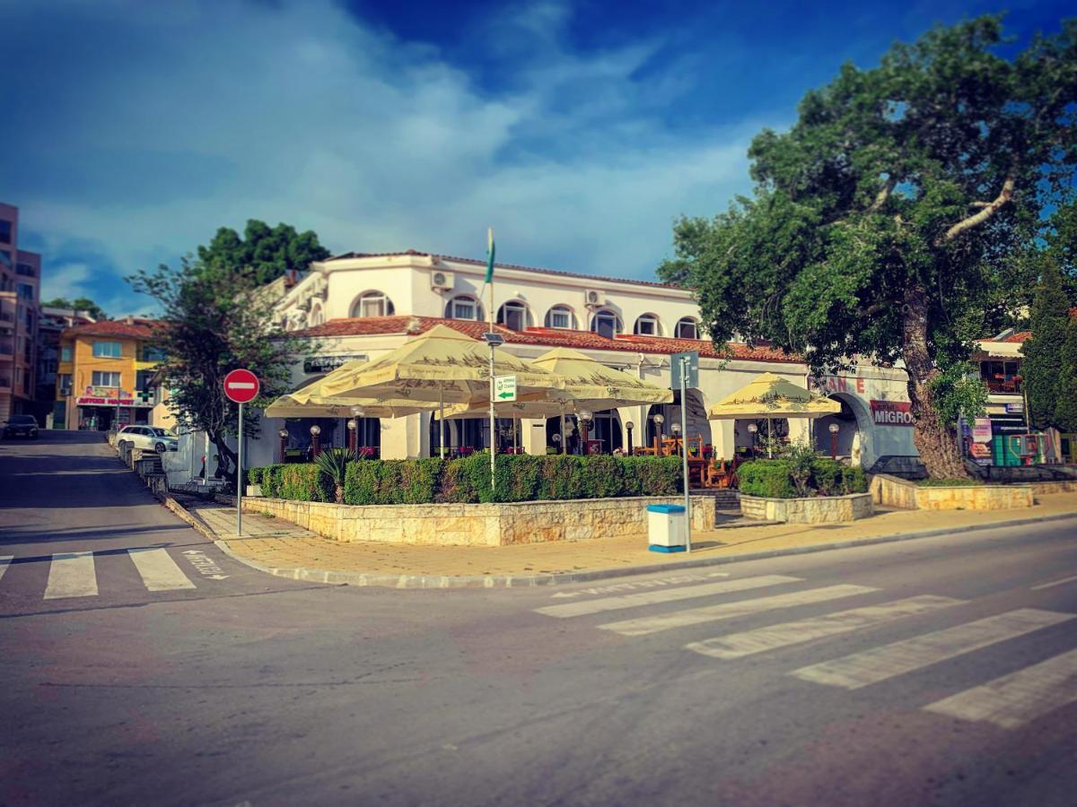 Sea Square Hotel Baltschik Exterior foto